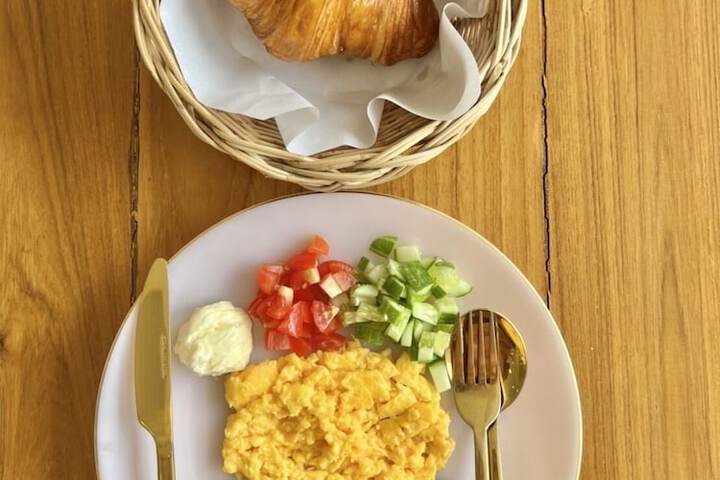 Breakfast/Coffee Service 60 of 81