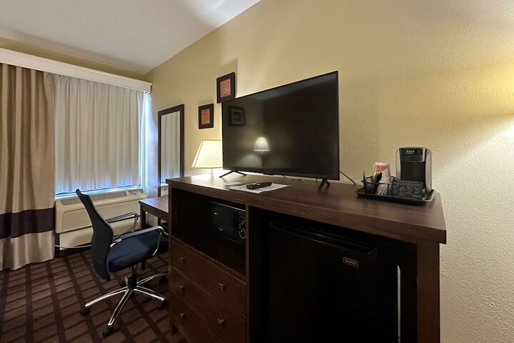 Room 17 of 30