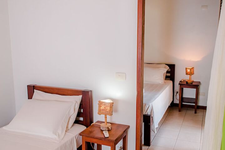 Room 4 of 48