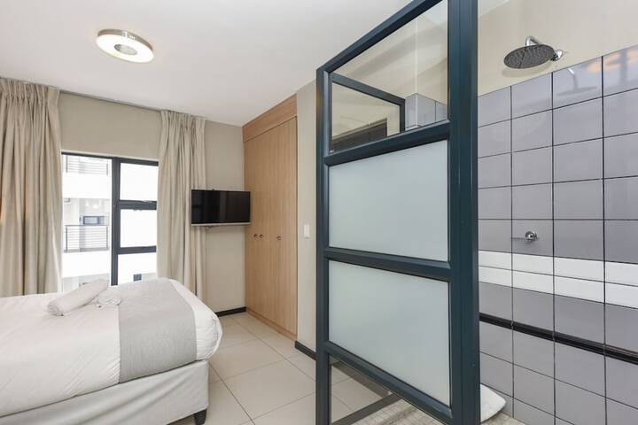 Room 15 of 215