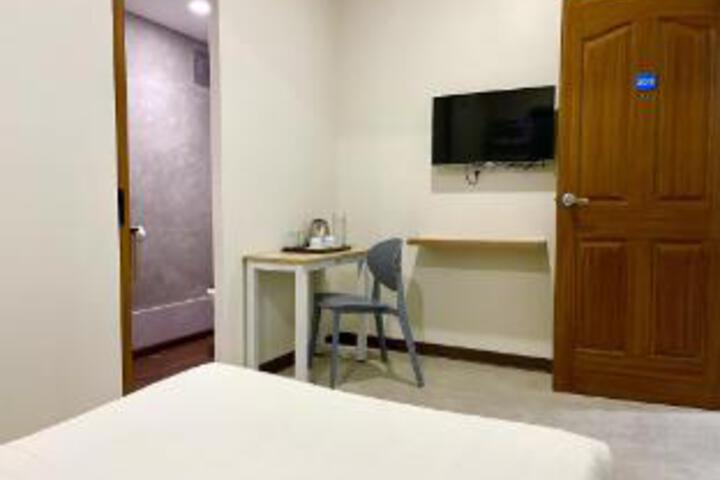 Room 11 of 24