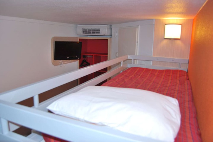Room 13 of 72