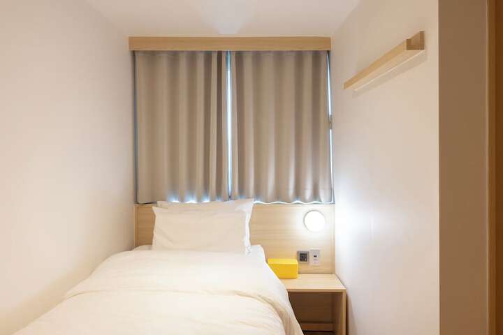 Room 11 of 152