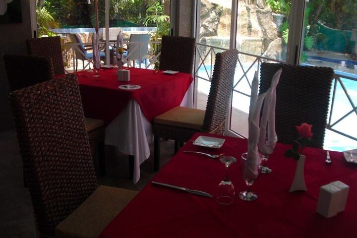 Dining 40 of 98