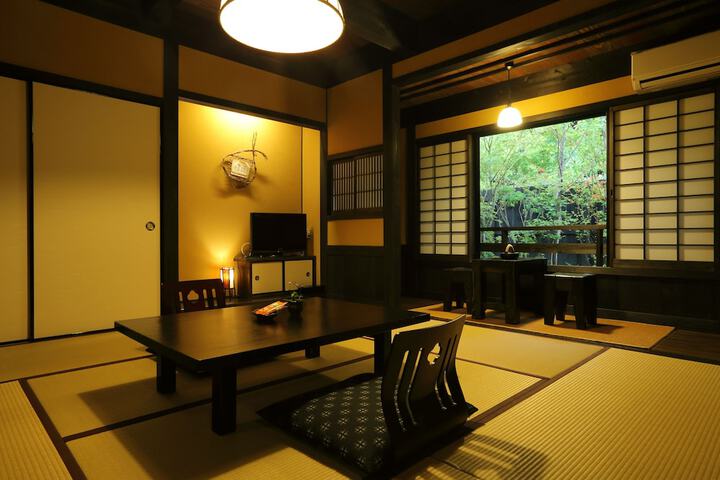 Room 6 of 44