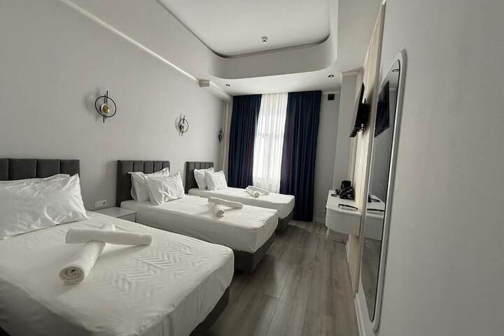 Room 2 of 37