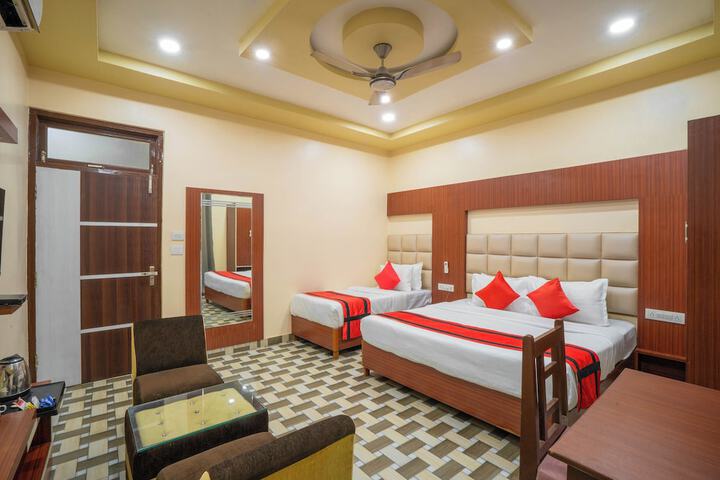 Room 10 of 40