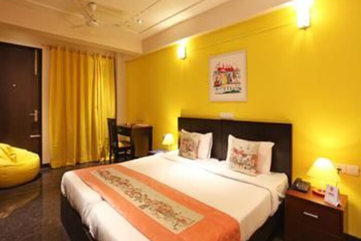 Room 12 of 30