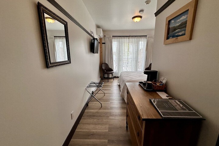 Room 11 of 81
