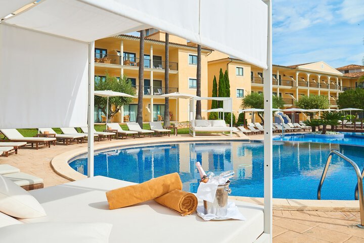 Pool Hotel