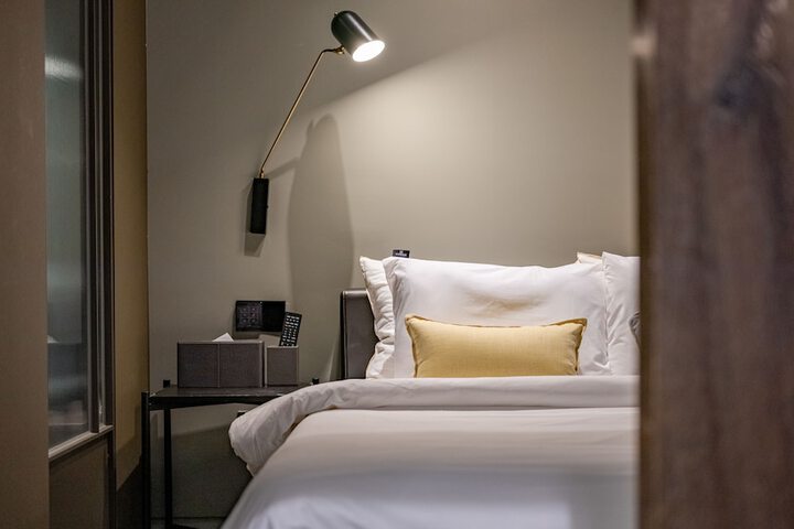 Room 26 of 90
