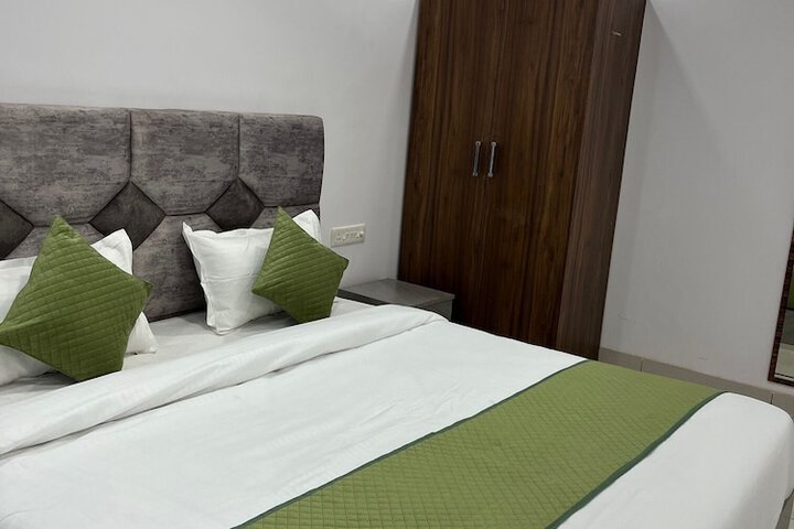 Room 14 of 26