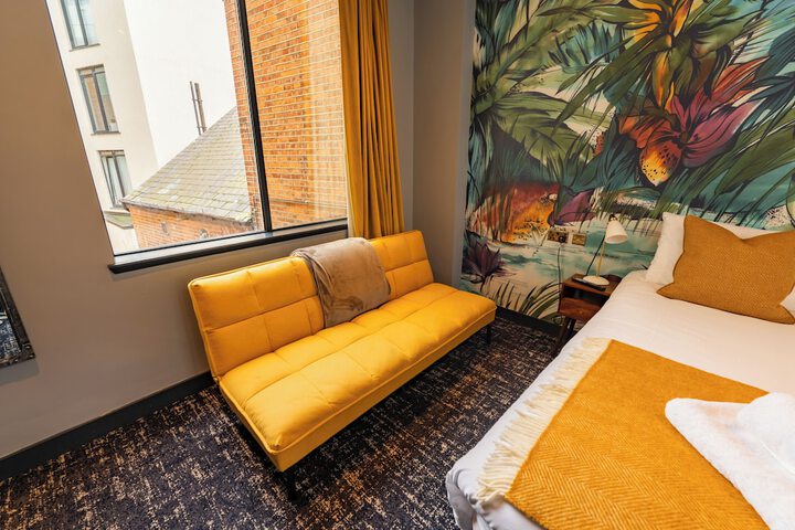 Room 39 of 144