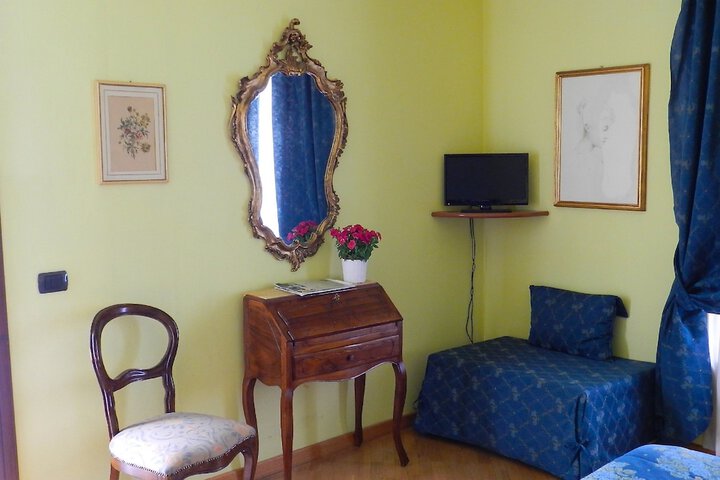 Room 18 of 42