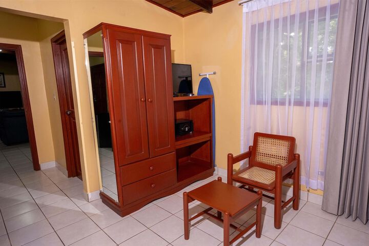 Room 13 of 68