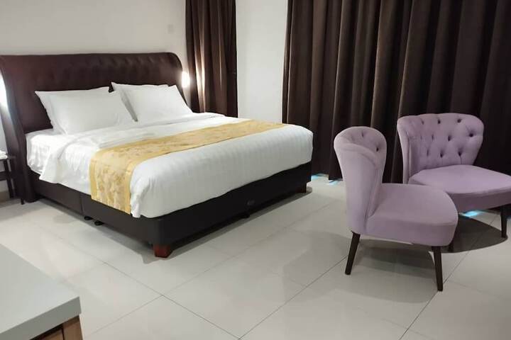 Room 7 of 25