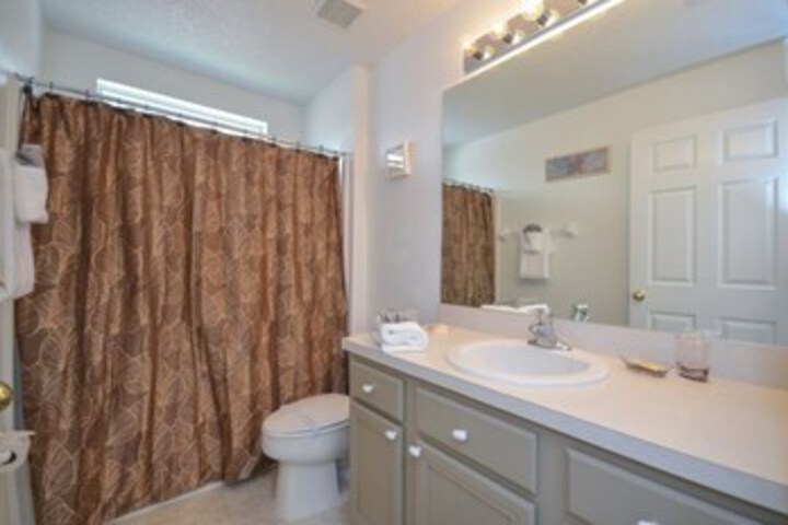 Room 3 of 40