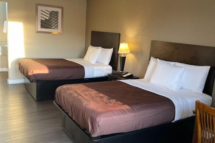 2 Double Beds (23 of 24)