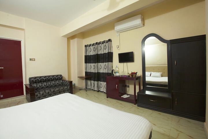 Room 14 of 27