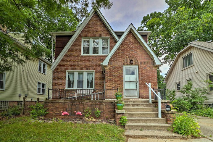 Cozy Duplex: Half Mi to Magic Bag & Woodward Ave!