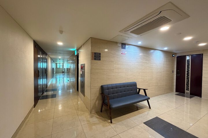 Ballroom/Hall 11 of 14