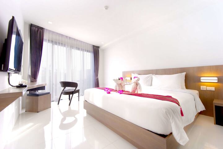 Room 16 of 100