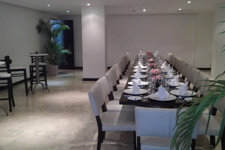 Dining 19 of 27