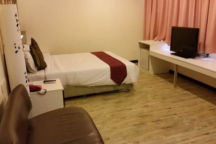 Room 17 of 35