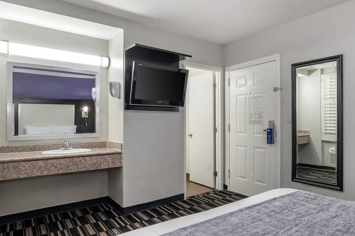 Room 20 of 39