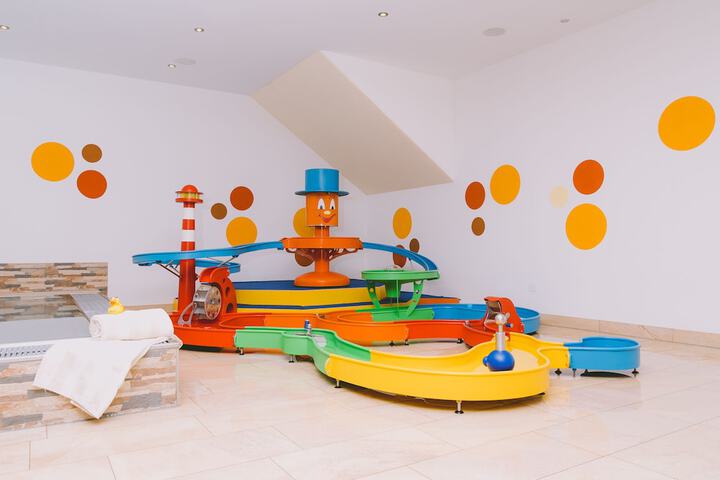 Childrens Activities 52 of 100