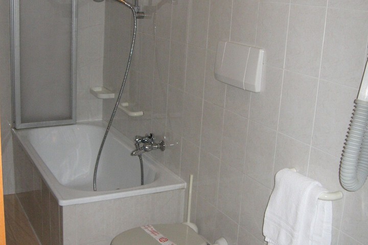 Room 21 of 57