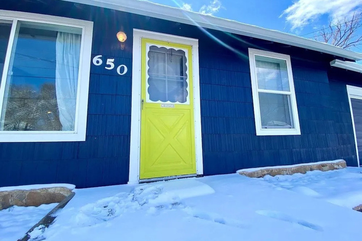 Photo of Adorable Bungalow Near Downtown Loveland!