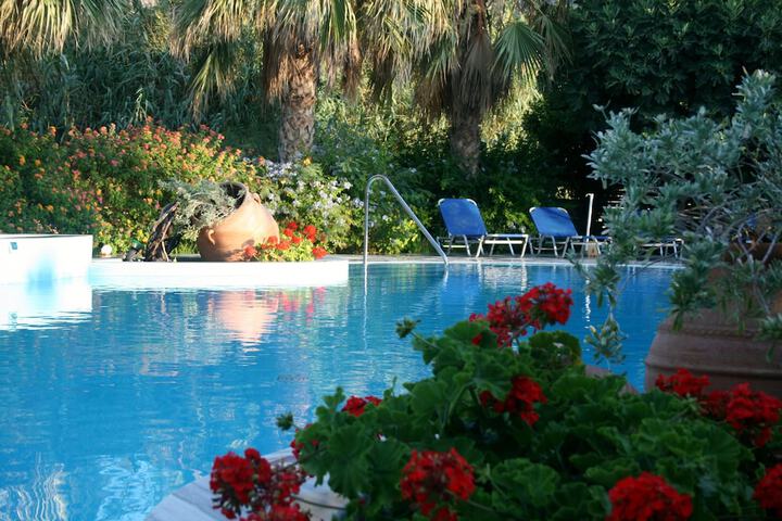 Hotel Pool
