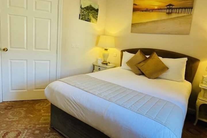 Room 2 of 30