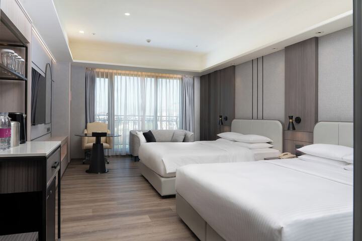 Room 27 of 68