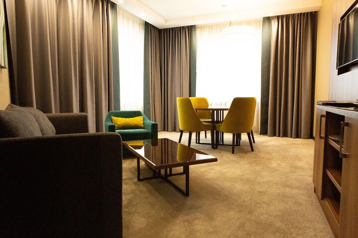 Room 35 of 87