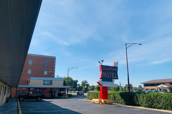 Hotel 42 of 43
