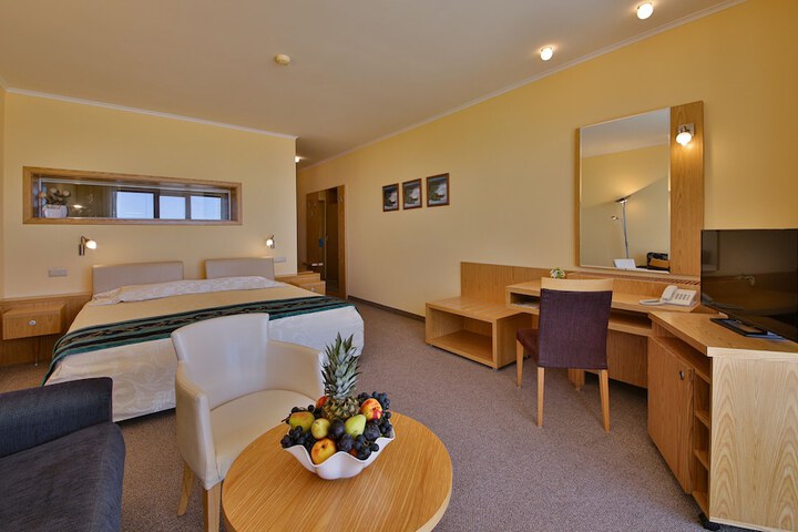 Room 8 of 69