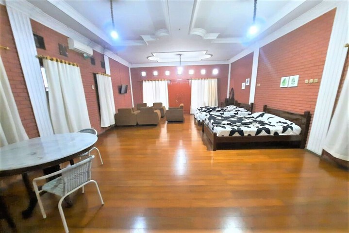 Room 14 of 34