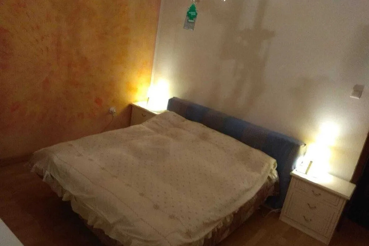 Room 7 of 14