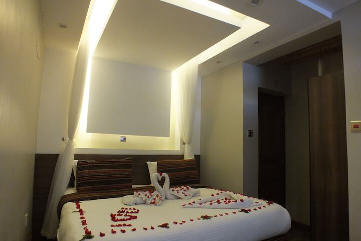 Laibon Hotel