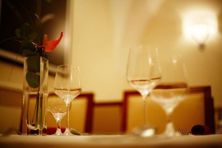 Dining 31 of 53