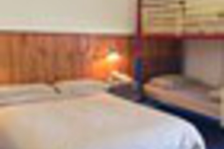 Room 38 of 123