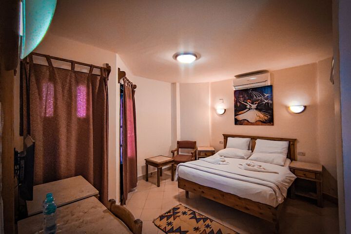 Room 13 of 72