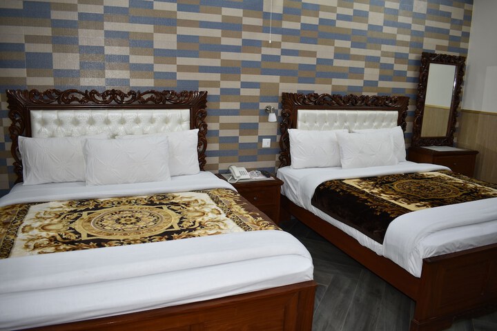 Room 7 of 28
