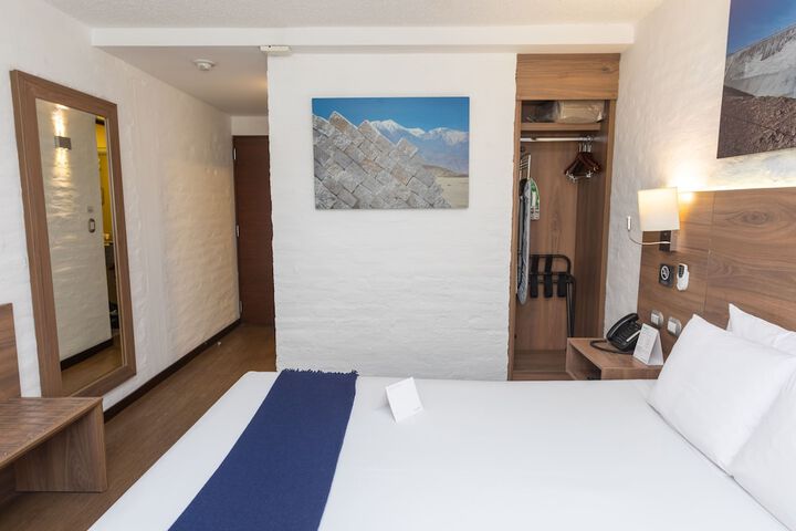 Room 11 of 103