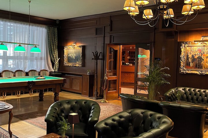 Lounge 60 of 84