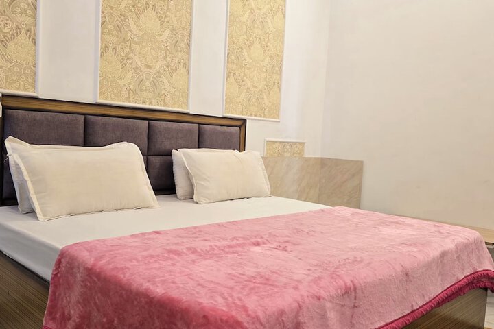 Room 13 of 75