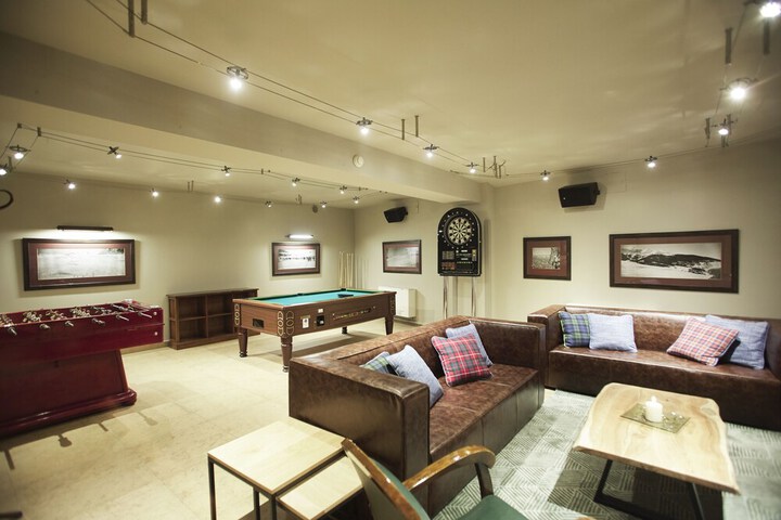 Lounge 81 of 92