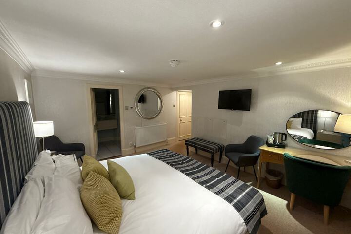 Room 13 of 79